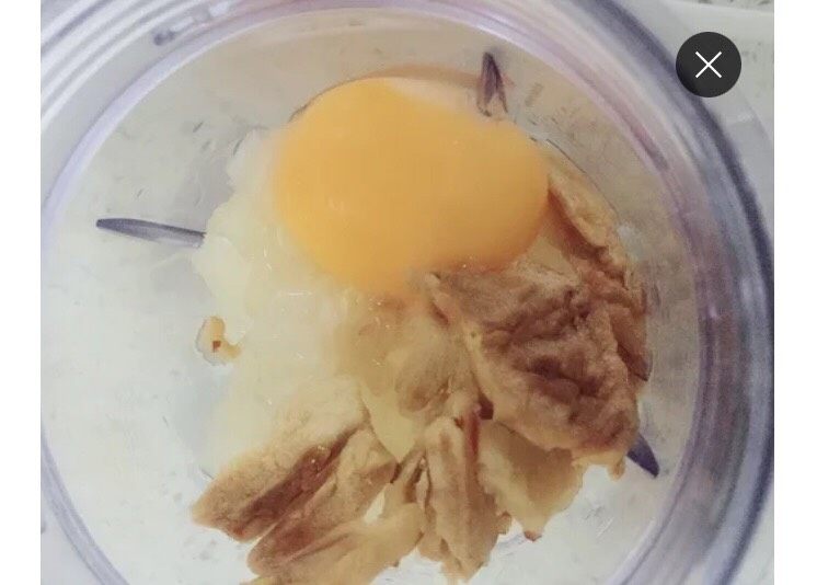 宝宝辅食系列~银耳红枣山药糕,把准备好的原材料放入料理机中打碎