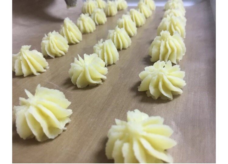 宝宝辅食系列~土豆塔,挤出自己想要的大小。