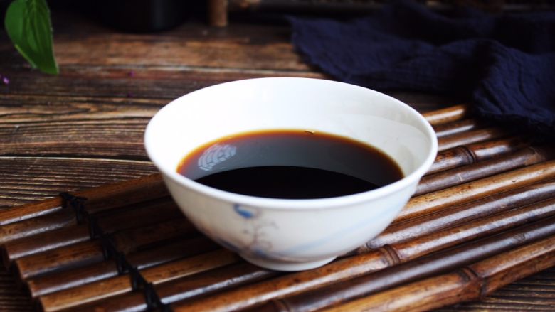 麻辣鸡脖,辅助食材:200ml的<a style='color:red;display:inline-block;' href='/shicai/ 894'>黄酒</a>。