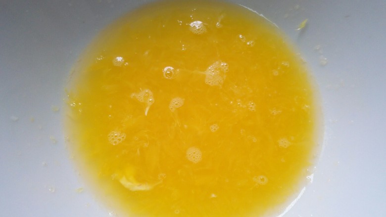 百变水果 香橙排骨,准备橙汁一小碗