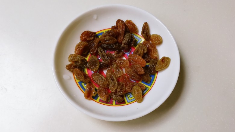 百变水果 桂香酸甜苹果羹,<a style='color:red;display:inline-block;' href='/shicai/ 603'>葡萄干</a>洗净沥掉水