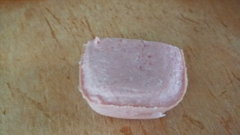 新文美食 玉米粒耗油蛋炒饭,<a style='color:red;display:inline-block;' href='/shicai/ 427'>午餐肉</a>半块。