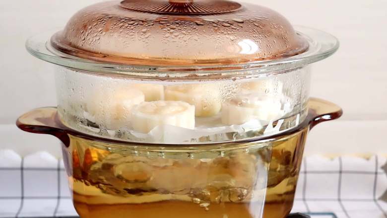 百变水果 西米水晶月饼,放入锅中,大火蒸15min就可以出锅了