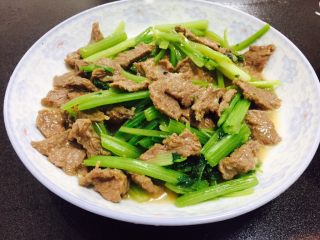 牛肉炒香芹