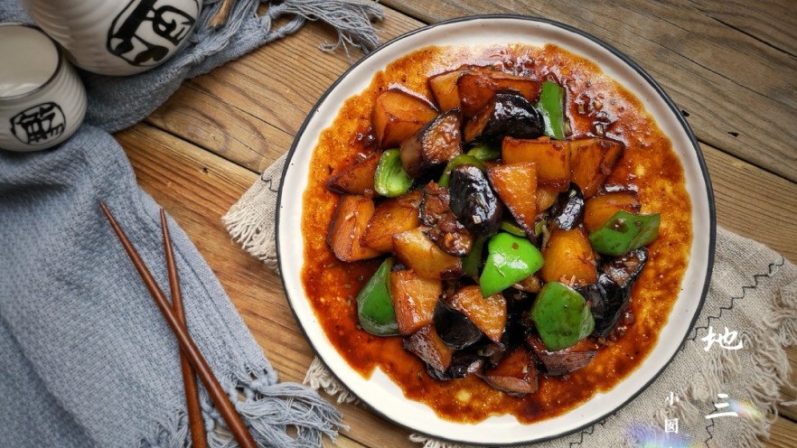 百吃不厌的下饭菜——地三鲜（免油炸健康版）