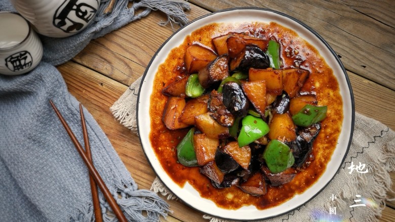 百吃不厌的下饭菜——地三鲜（免油炸健康版）,