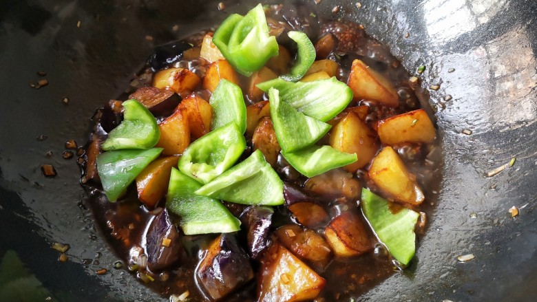 百吃不厌的下饭菜——地三鲜（免油炸健康版）,