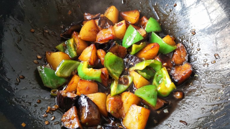 百吃不厌的下饭菜——地三鲜（免油炸健康版）,