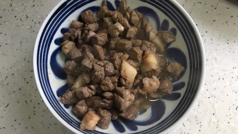 洋葱杏鲍菇孜然炒牛肉,盛出备用