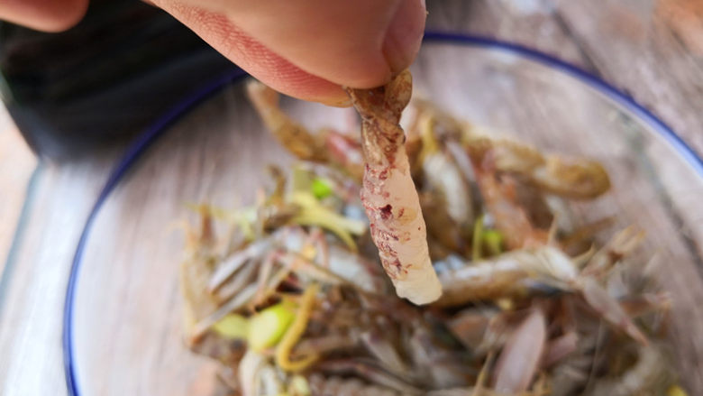 生拌嘎巴虾,更加入味,更加好吃哦