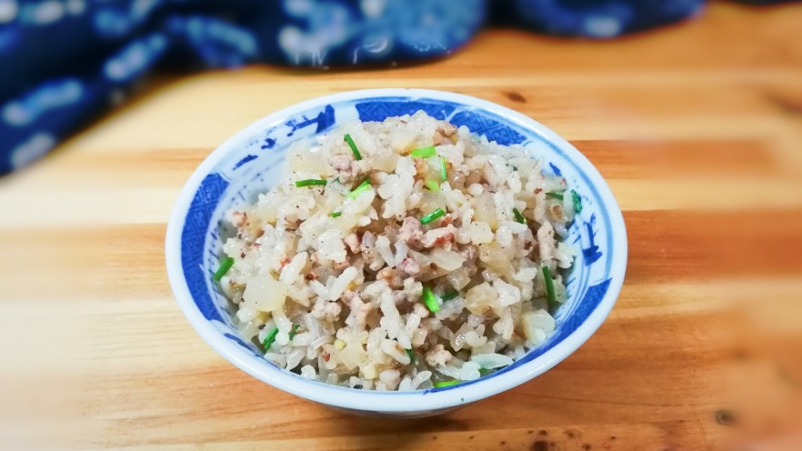 小葱肉末萝卜饭