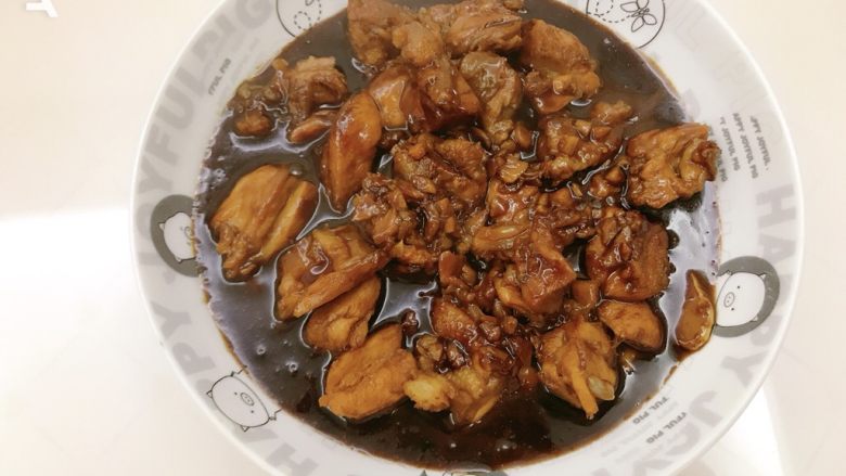 照烧鸡肉➕照烧鸡肉披萨,收浓的汤汁浇在鸡肉上,照烧鸡肉即成