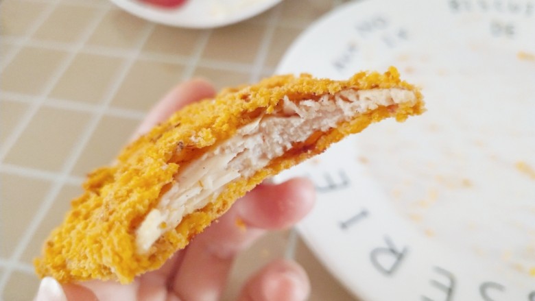 烤箱香酥大鸡排,趁热吃坚持太酥脆了,鸡肉很香