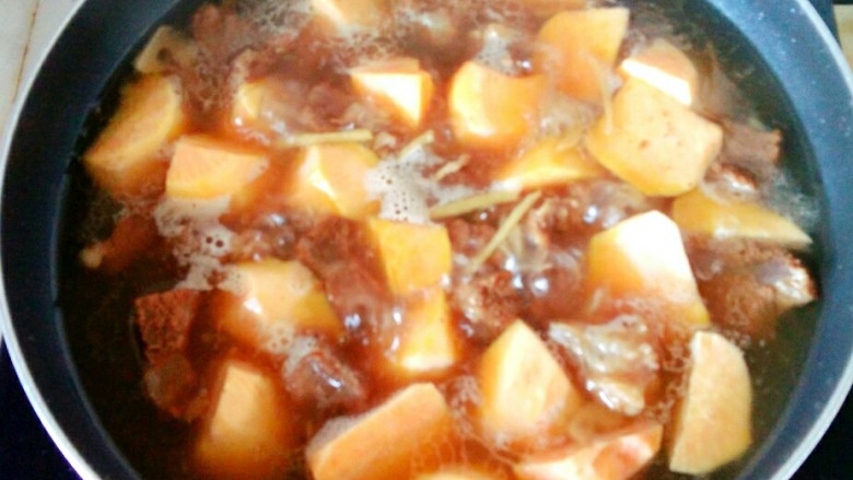 牛肉炖地瓜,煮十五分钟