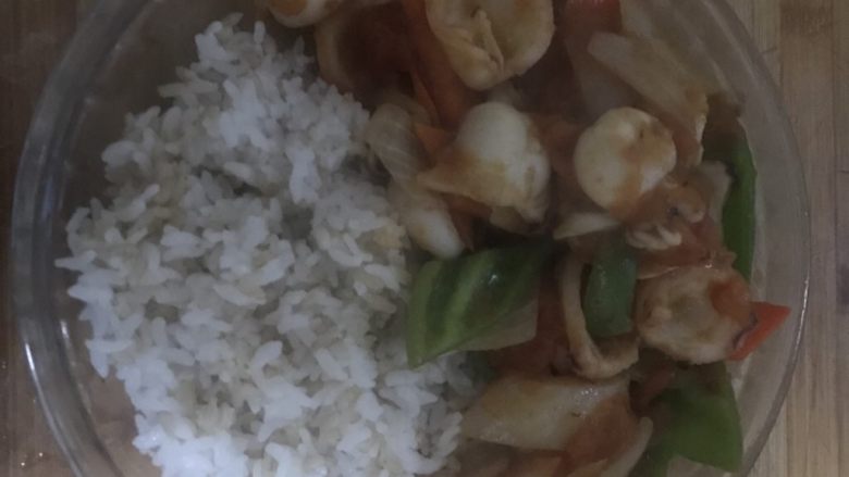 墨鱼仔盖饭