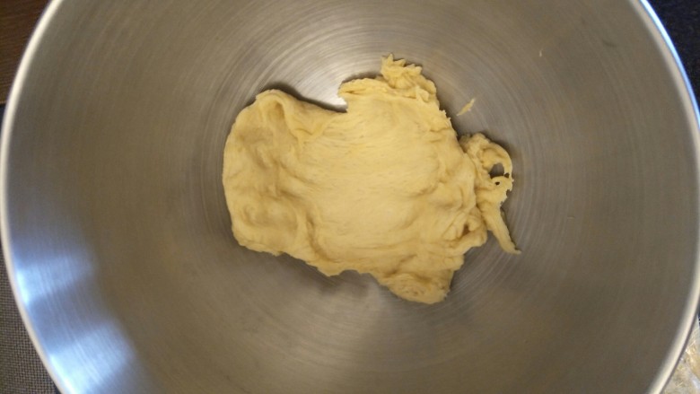 卡仕达奶油面包——奶油饺子包,发酵种拿出来加入
高筋粉25克
低价面粉50克
糖60克
盐3克
<a style='color:red;display:inline-block;' href='/shicai/ 1124'>奶粉</a>5克
水45克(更具实际情况加,我这里多加了5克)