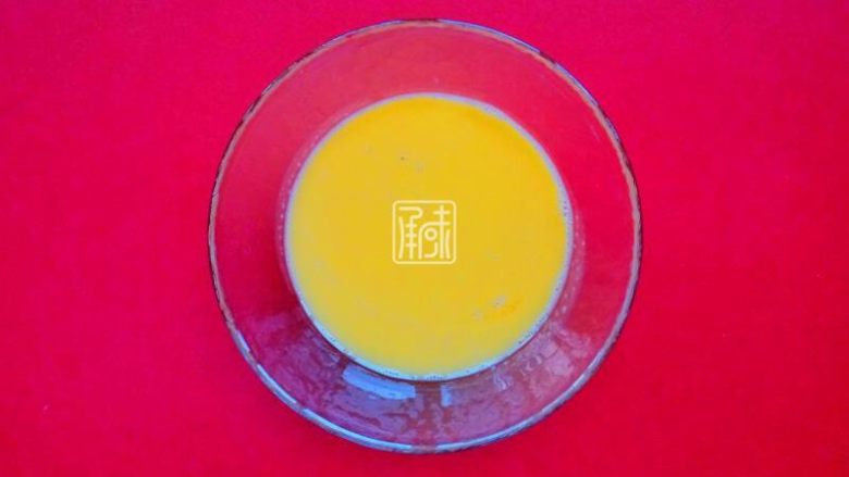 承味蕃茄炒蛋,然后,滤水拿出,前后对比
