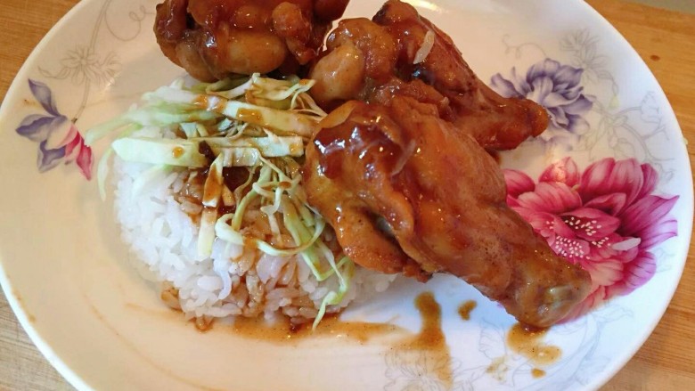 和谐鸡翅——吃吃吃——蒜香蜂蜜秘制鸡翅,加了碗饭,简单的午餐