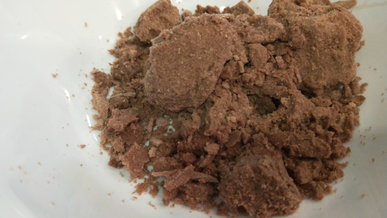 新文美食 自制红豆沙,倒入盆中要散散的。