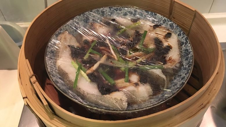 豆䜴蒸鱼,哒啷!搞定!