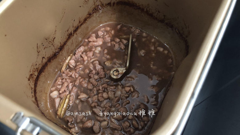 叉烧肉酱,最后再调至烘烤功能,烘烤10分钟,美味的叉烧肉酱就完成了(这个时间仅共参加,肉多的话,时间要适当的去增加)