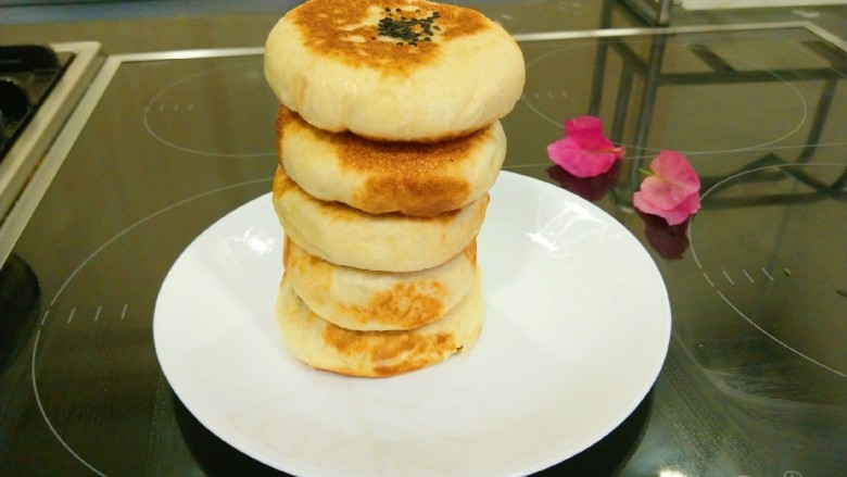 新文美食 黑芝麻豆沙饼,成品图
