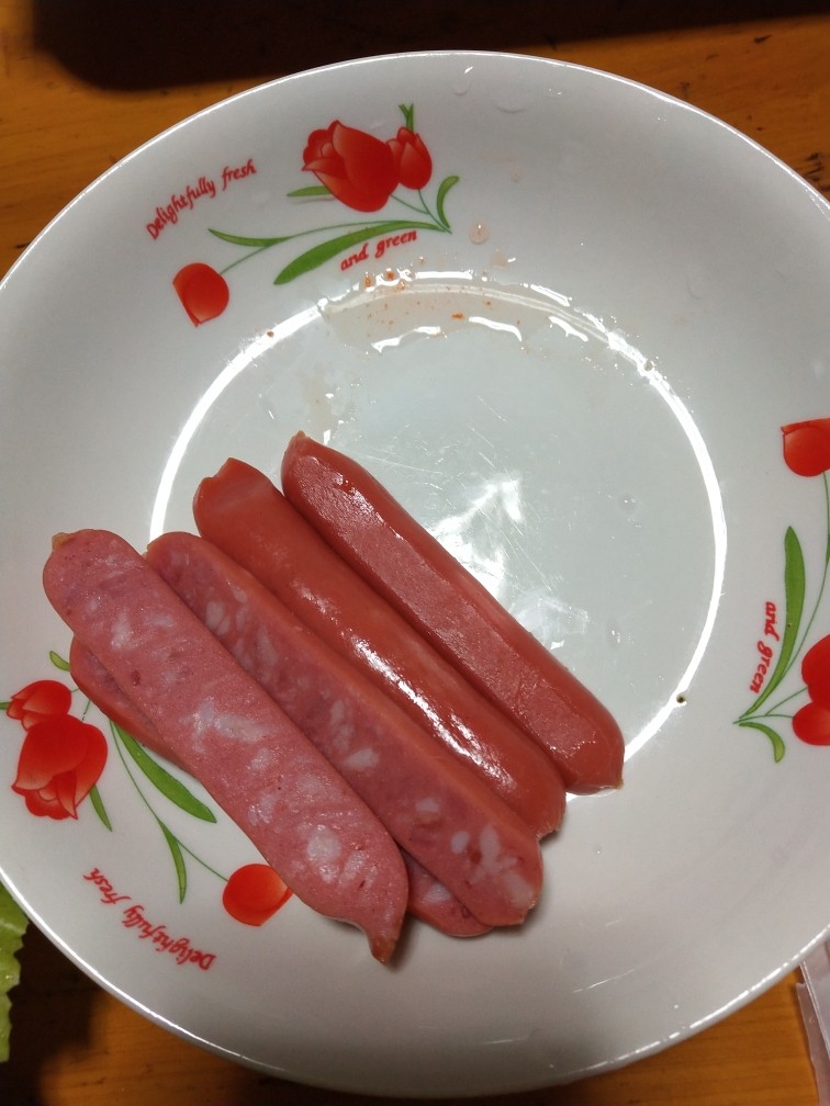 手抓饼,<a style='color:red;display:inline-block;' href='/shicai/ 4495'>热狗</a>对半切