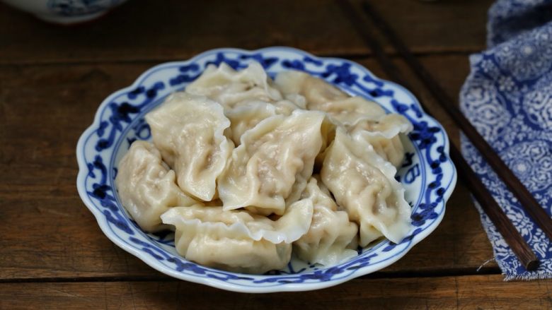 东北猪肉酸菜馅饺子