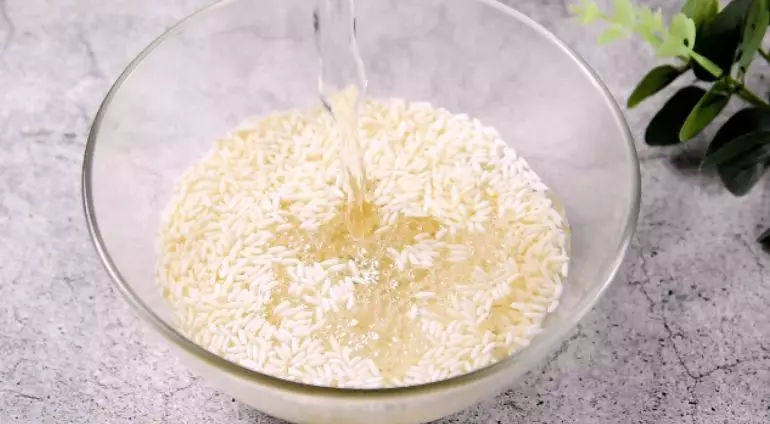 烧卖,一种严重被低估的食物,清水泡发糯米、香菇