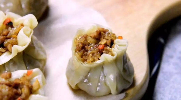 烧卖,一种严重被低估的食物,沸水蒸15分钟即可