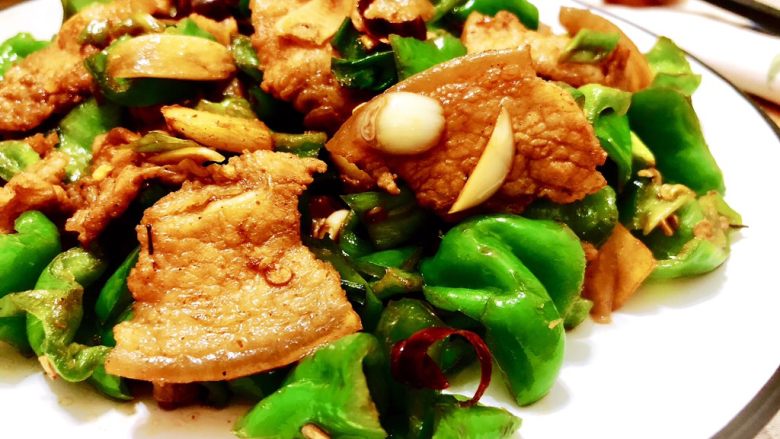 绿叶丛中睡一场➕私房农家小炒肉,这道小炒肉,做法简单,美味又下饭,喜欢的宝宝们,快来试试吧😄