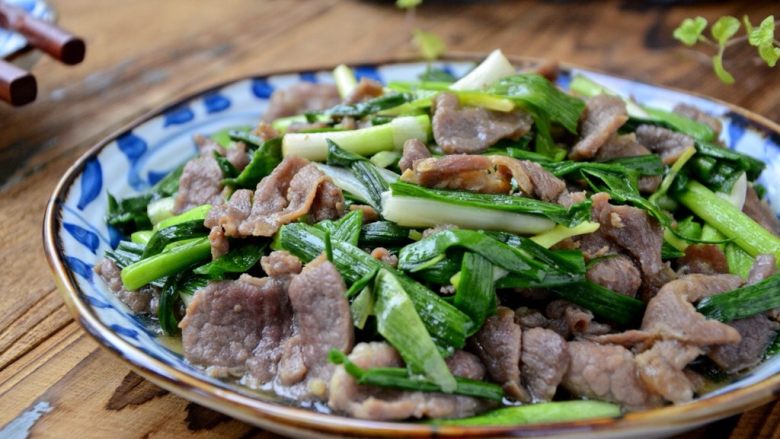 大蒜牛肉片,下饭菜出锅了。