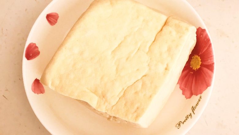完美的下饭菜 腊肠烧豆腐,<a style='color:red;display:inline-block;' href='/shicai/ 476'>北豆腐</a>1块