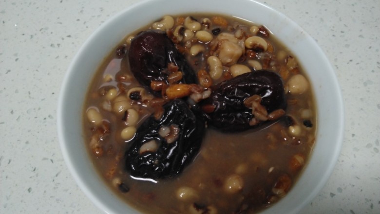 红豆红米花生红枣粥