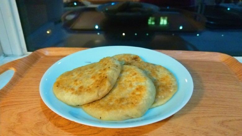 新文美食  猪肉白菜馅饼