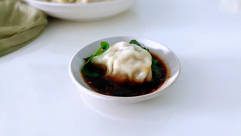 冬吃萝卜夏吃姜,不用医生开处方,胡萝卜白萝卜饺子吃起来,成品。
