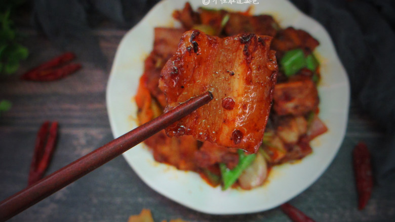 回锅肉,出锅装盘,配米饭很好吃