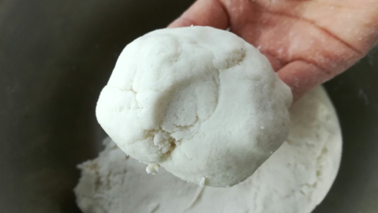 蒸糯米红枣年糕,揪一块大约90g(大小随意)