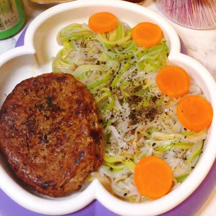 宝宝版西餐牛排面,快给你的宝贝做一款豪华西餐面吧,慢打碎的牛肉,非常好嚼