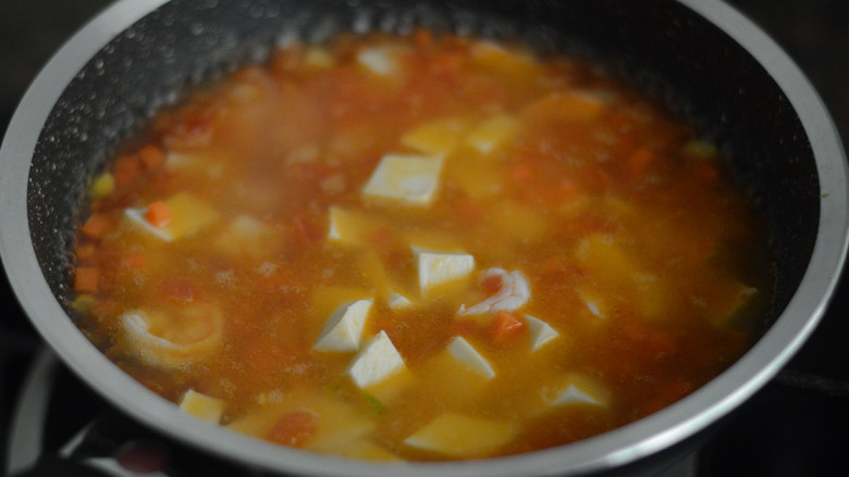 鲜虾豆腐汤（辅食）,放入豆腐