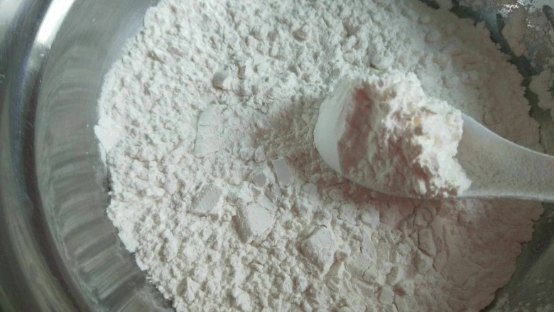 新文美食 成都豆沙糯米糍,<a style='color:red;display:inline-block;' href='/shicai/ 520'>糯米粉</a>150克。