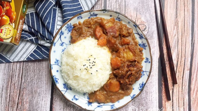 日式咖喱饭 家庭方便版,完成