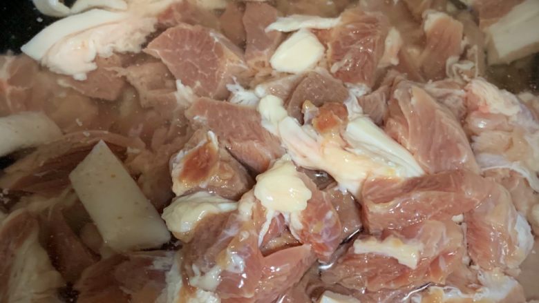 红烧肉,切 凉水泡1小时