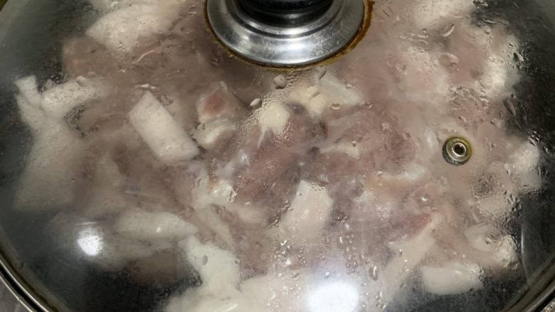 红烧肉,捞出血水
