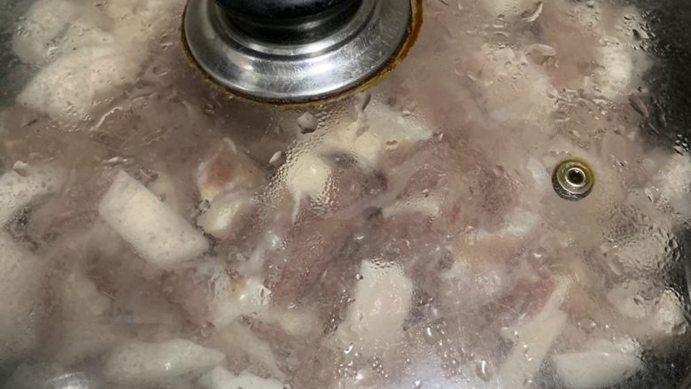 红烧肉,凉水下锅煮出血水