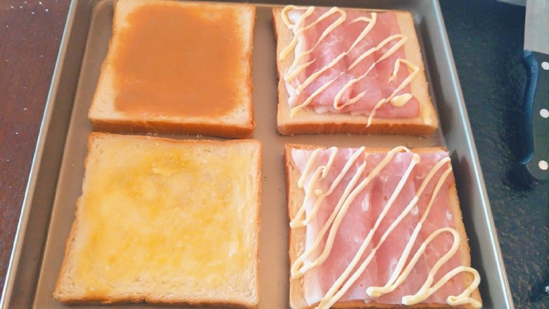 美味吐司的2+1吃法🍞,两个甜口的两个咸口的。