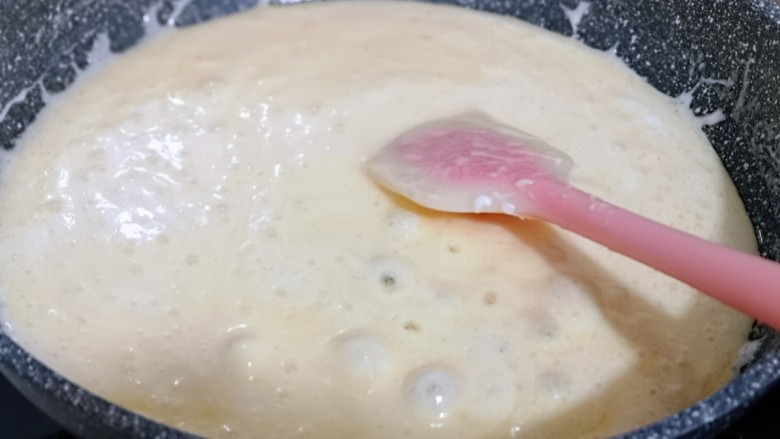 预热圣诞节 蔓越莓雪花酥,棉花糖全部融化。(切记全程小火)