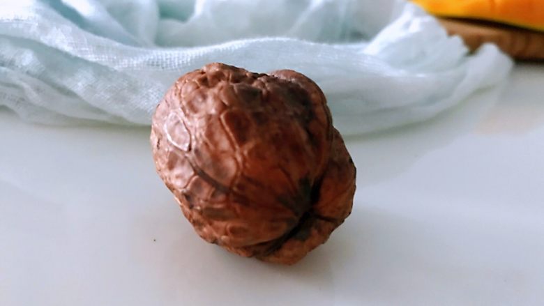 营养早餐,准备好<a style='color:red;display:inline-block;' href='/shicai/ 665'>核桃</a>。