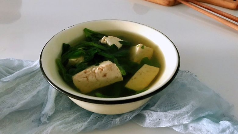 营养早餐,装碗，滴两滴亚麻籽油。