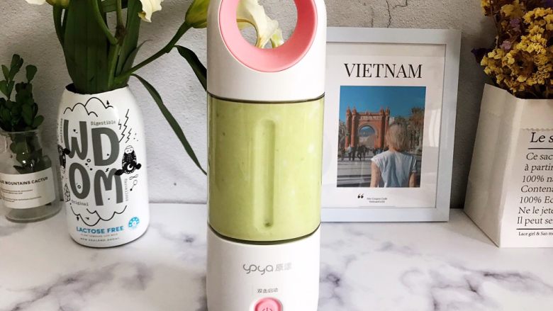 蜂蜜牛油果鸡蛋麦片牛奶糊,双击启动,原漾开始工作,由于即食燕麦片比较硬,所以我们要两个程序,即80秒